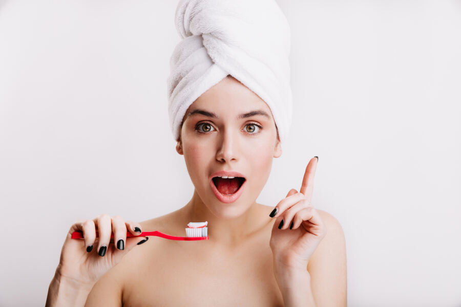 should you rinse after brushing teeth